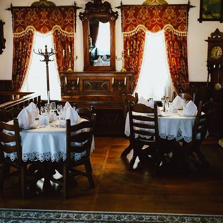 Antique House Hotel Dubno Esterno foto