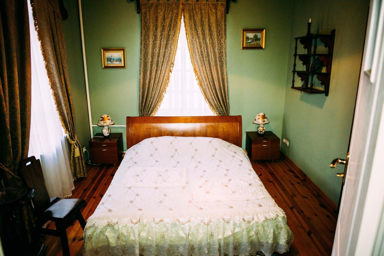 Antique House Hotel Dubno Esterno foto