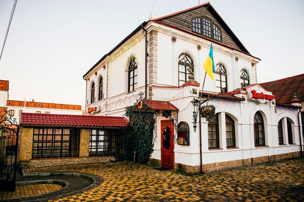 Antique House Hotel Dubno Esterno foto