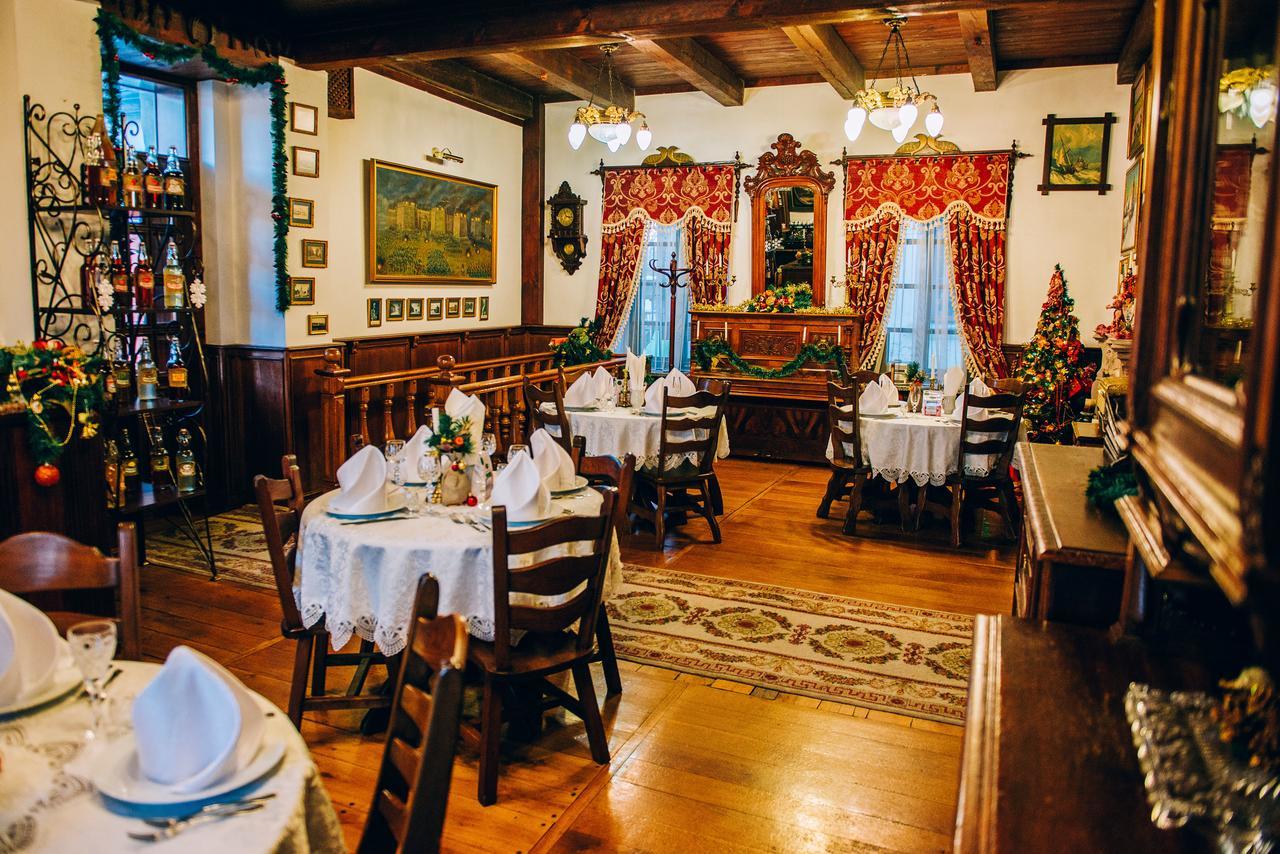 Antique House Hotel Dubno Esterno foto