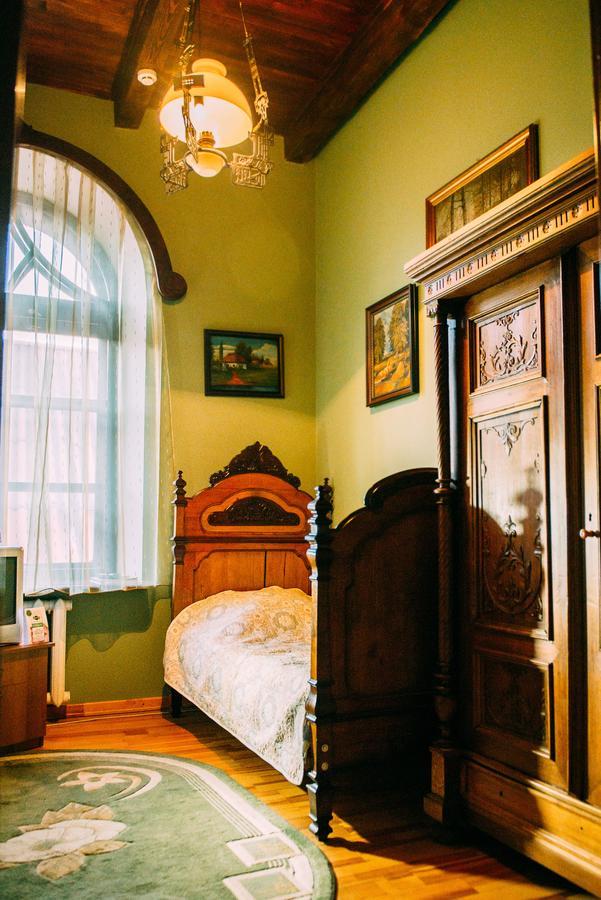 Antique House Hotel Dubno Esterno foto