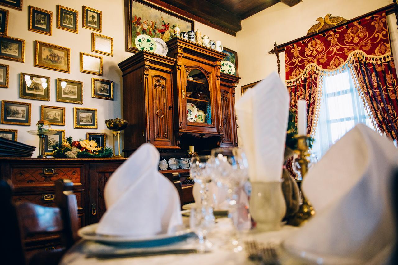 Antique House Hotel Dubno Esterno foto