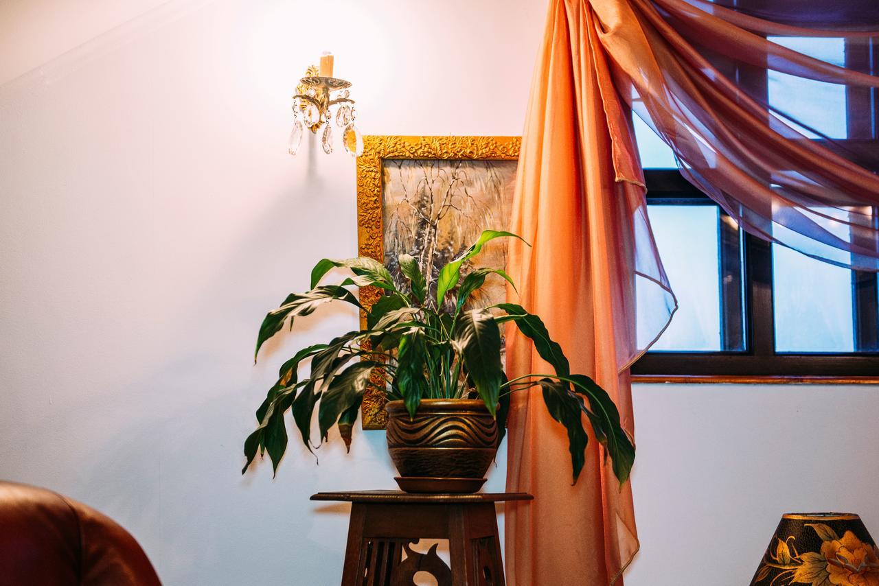 Antique House Hotel Dubno Esterno foto