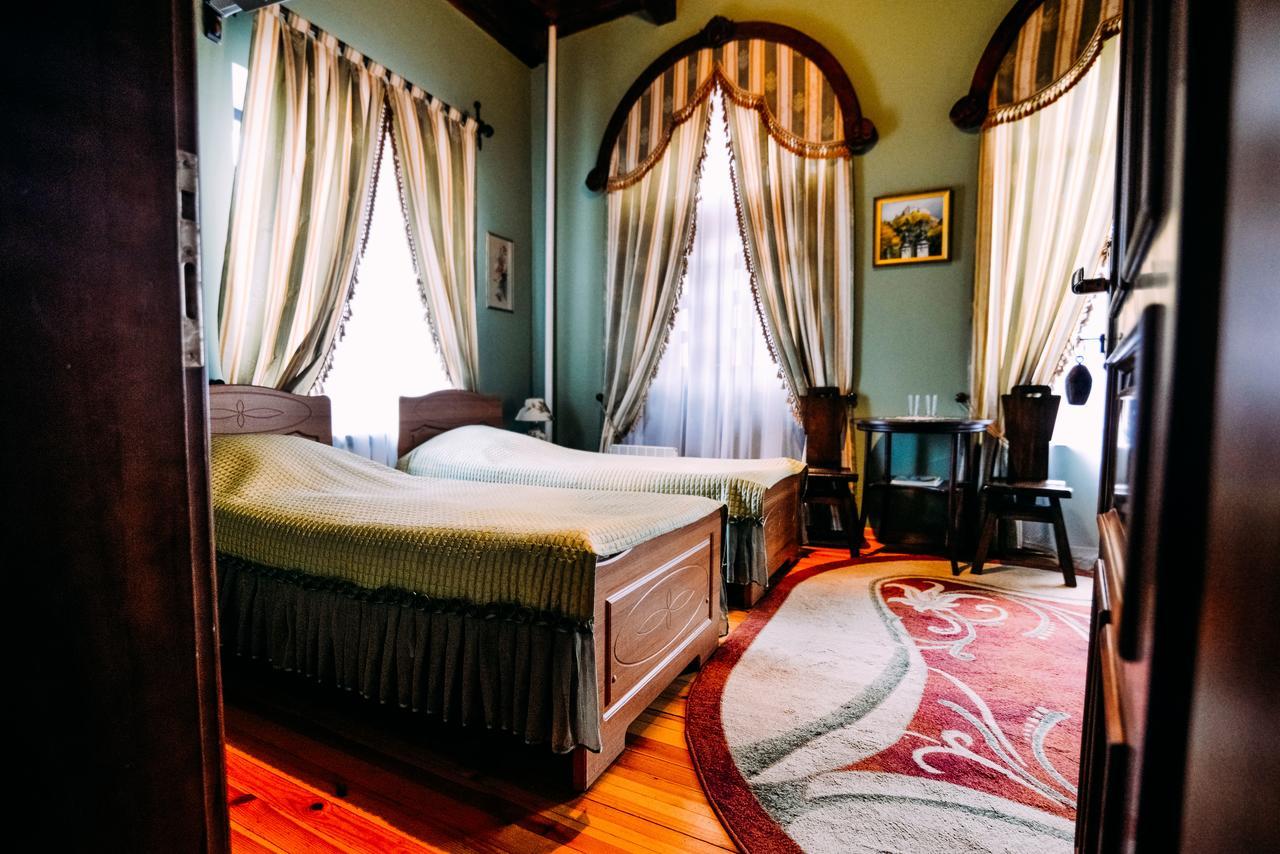 Antique House Hotel Dubno Esterno foto