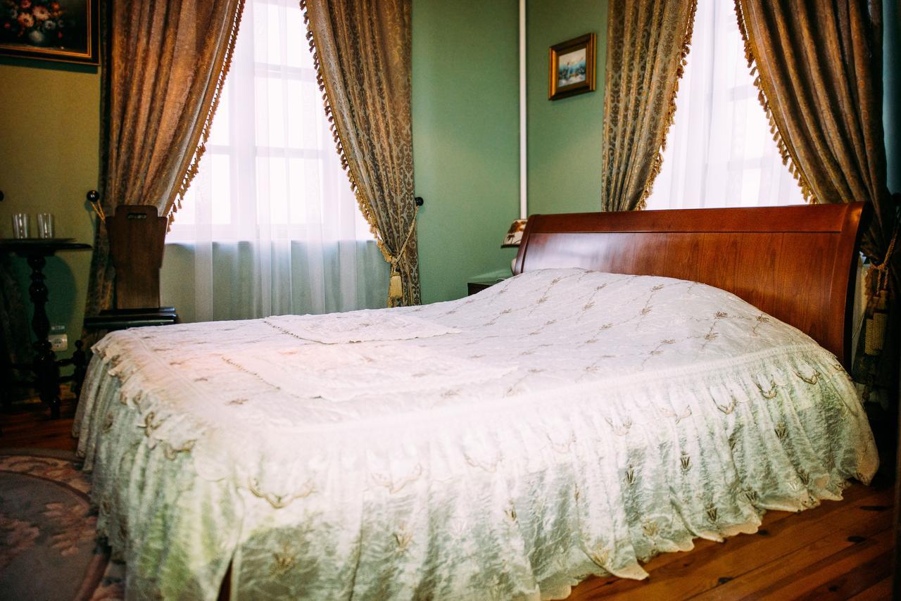 Antique House Hotel Dubno Esterno foto