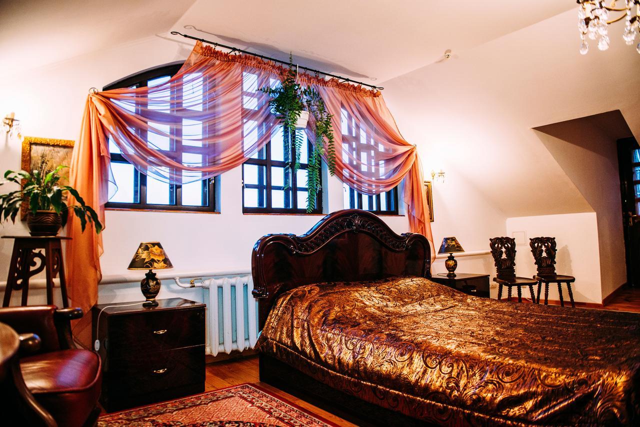 Antique House Hotel Dubno Esterno foto