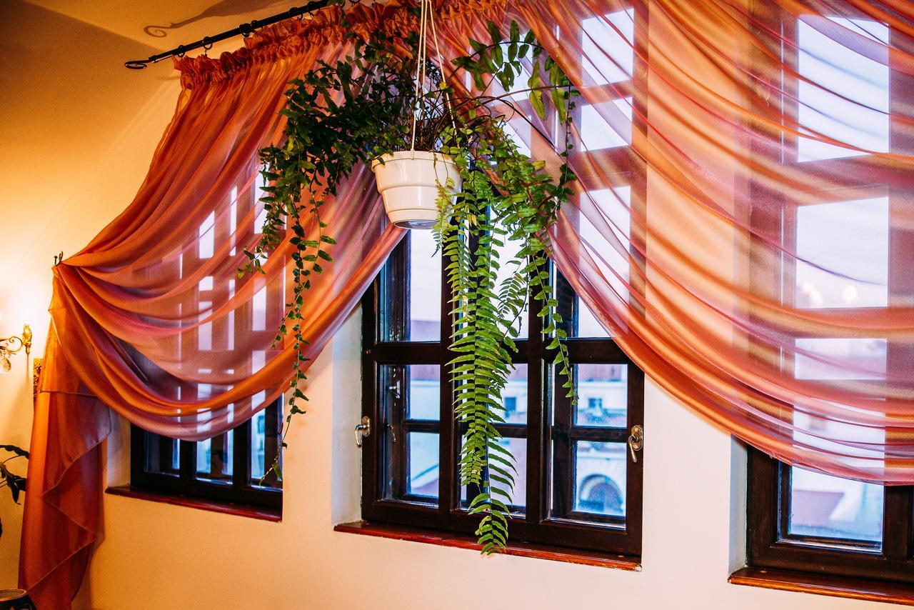Antique House Hotel Dubno Esterno foto